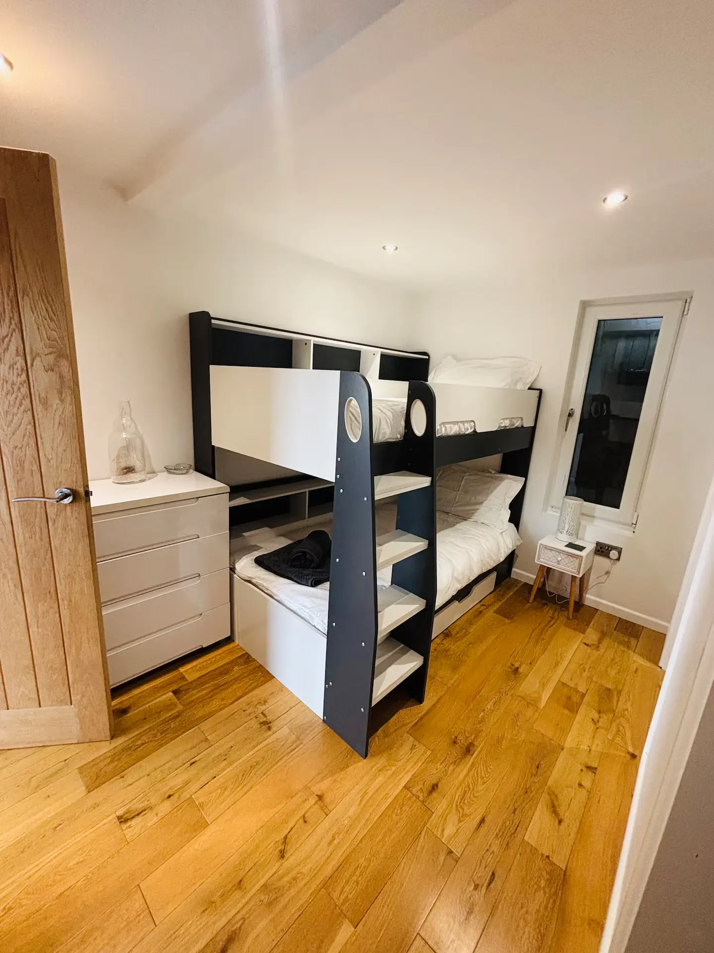 Bunk bedroom cabin 3