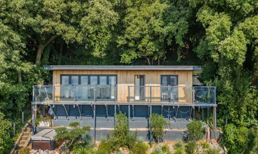 Holiday Cabin by Torquay beach