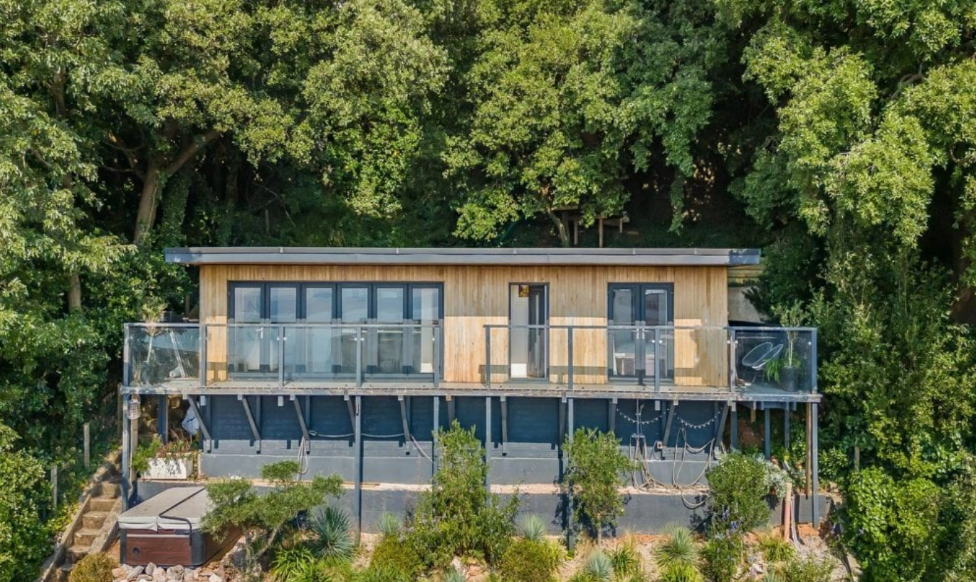 Holiday Cabin by Torquay beach