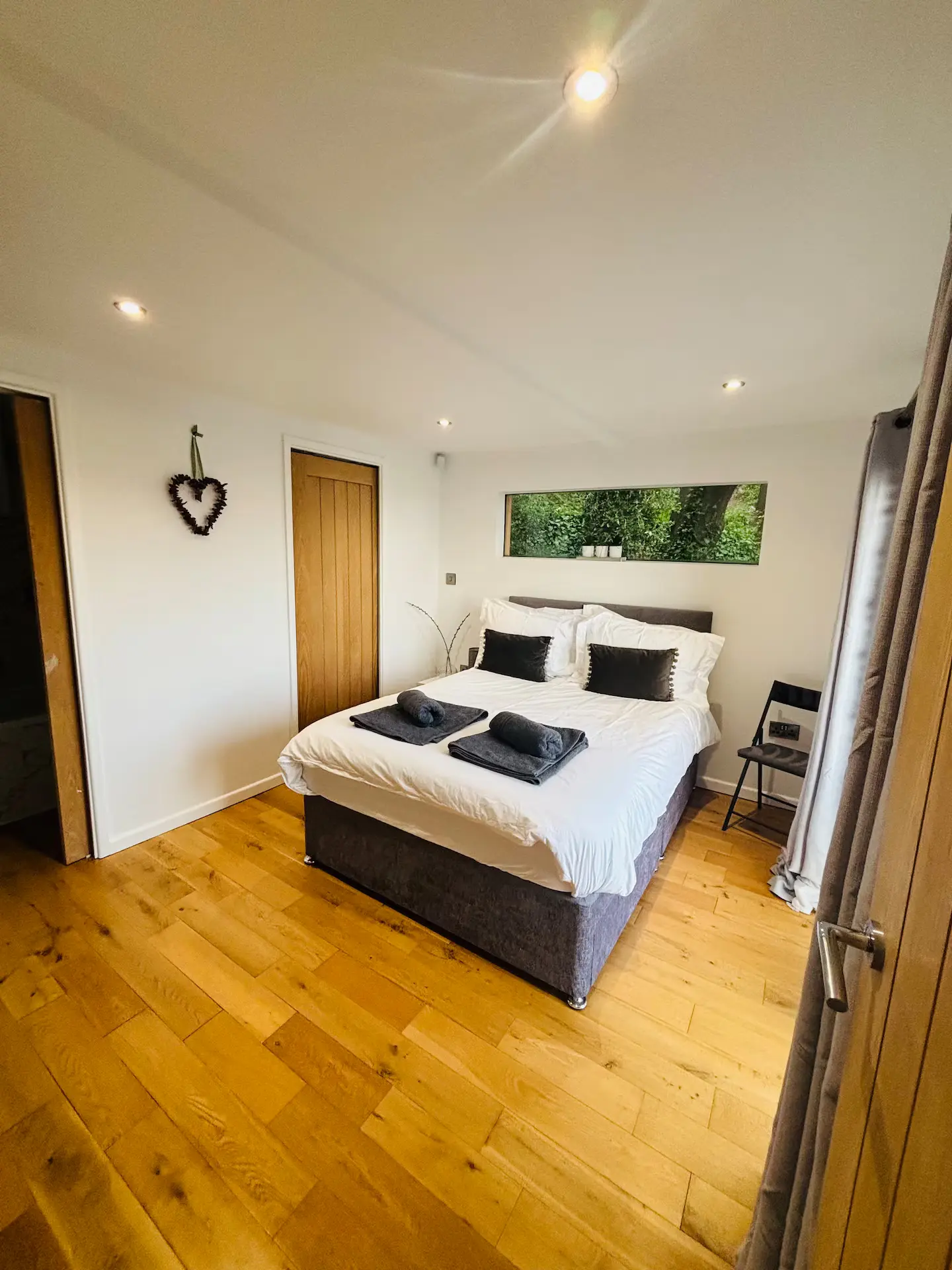 Master bedroom cabin 3