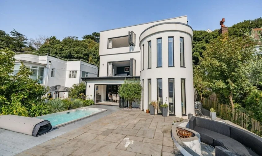 Luxury Torquay holiday home with cabin